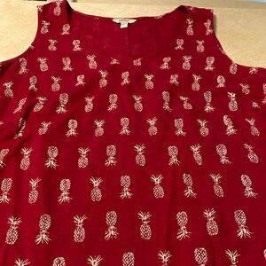 Sonoma women’s size small sleeveless pineapple print blouse